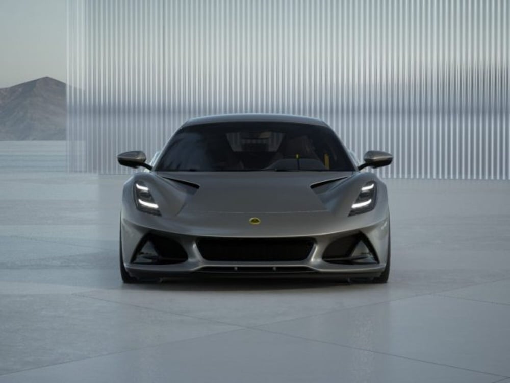 Lotus Emira nuova a Modena (4)