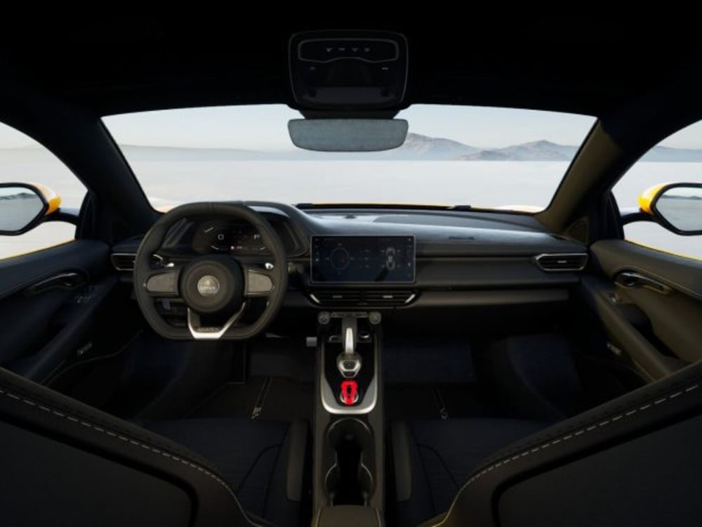 Lotus Emira nuova a Modena (15)
