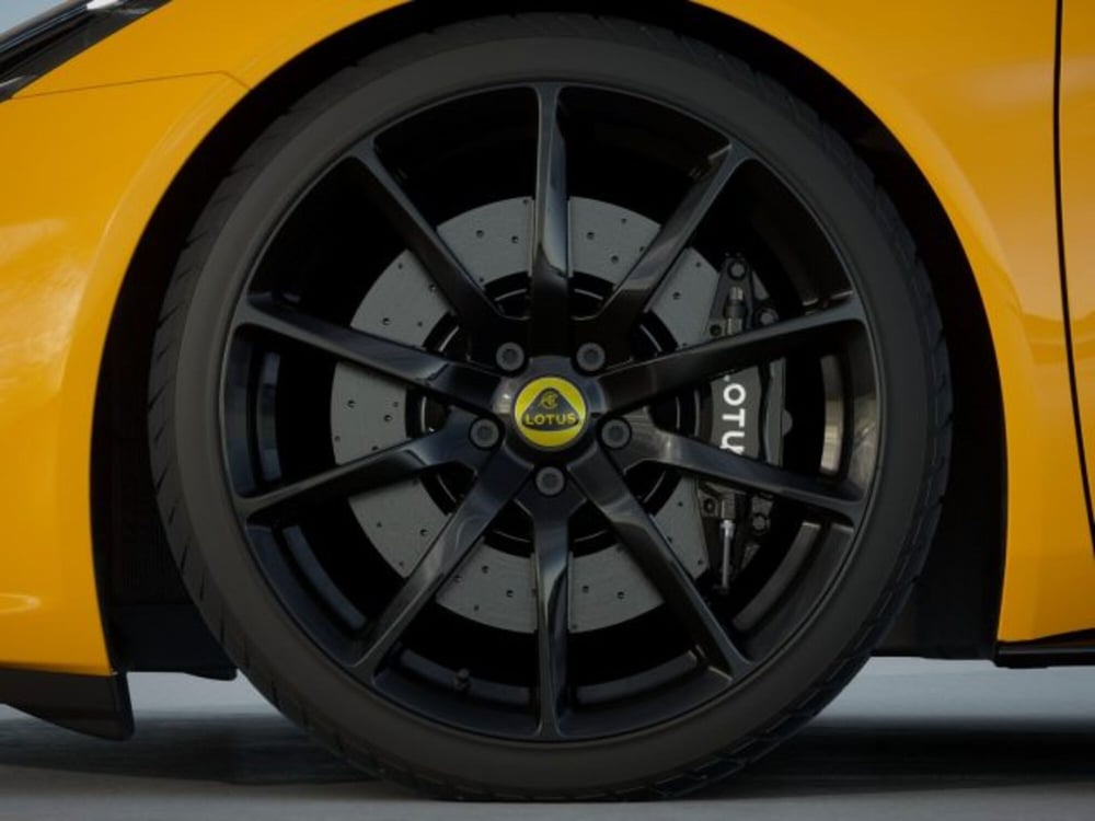 Lotus Emira nuova a Modena (20)