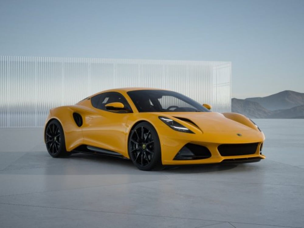 Lotus Emira nuova a Modena (3)