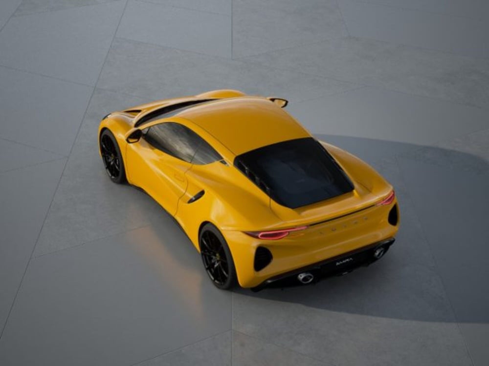 Lotus Emira nuova a Modena (7)
