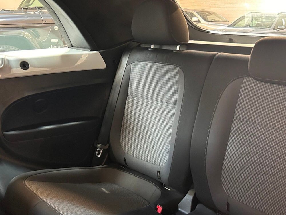 Volkswagen Maggiolino Cabrio usata a Verona (10)
