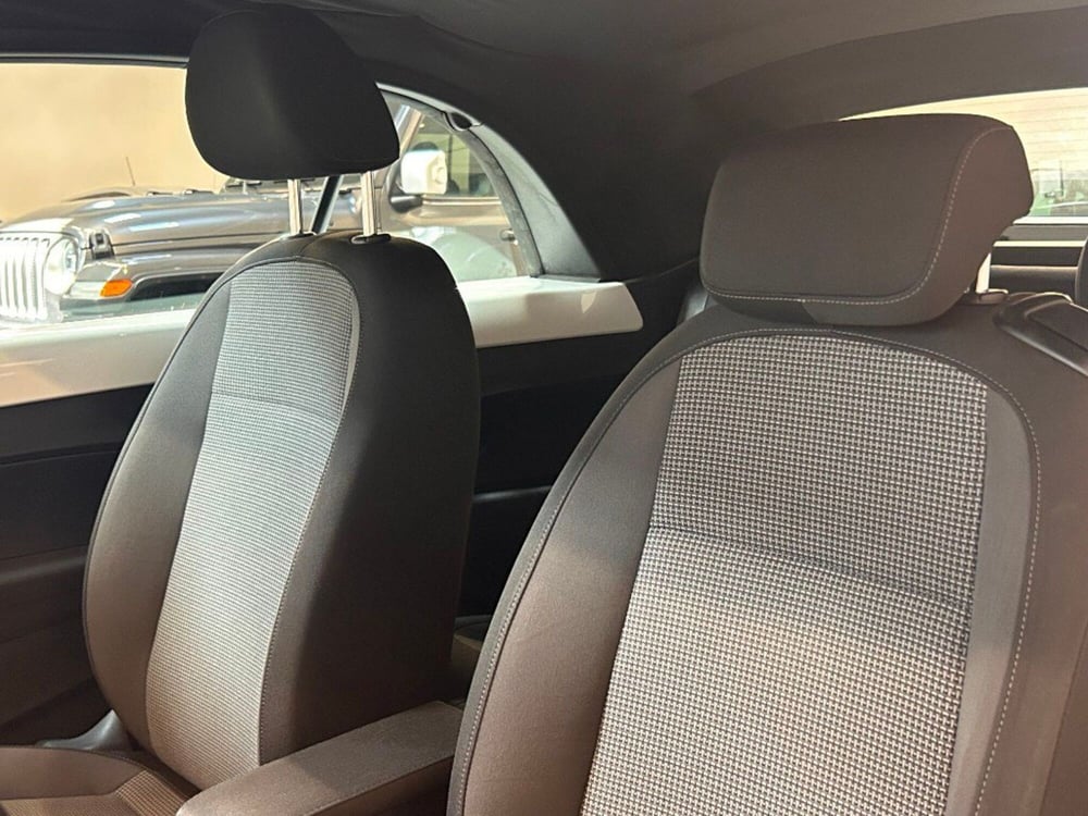 Volkswagen Maggiolino Cabrio usata a Verona (12)