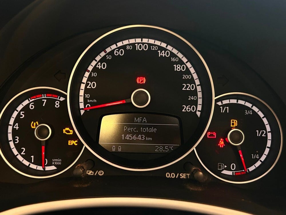 Volkswagen Maggiolino Cabrio usata a Verona (15)