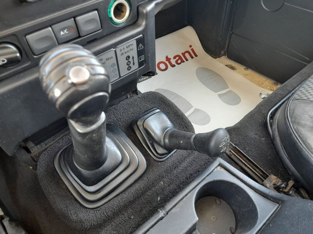 Land Rover Defender usata a L'Aquila (19)