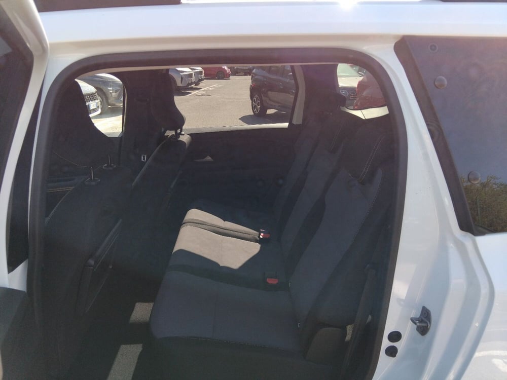 Dacia Jogger usata a Roma (12)