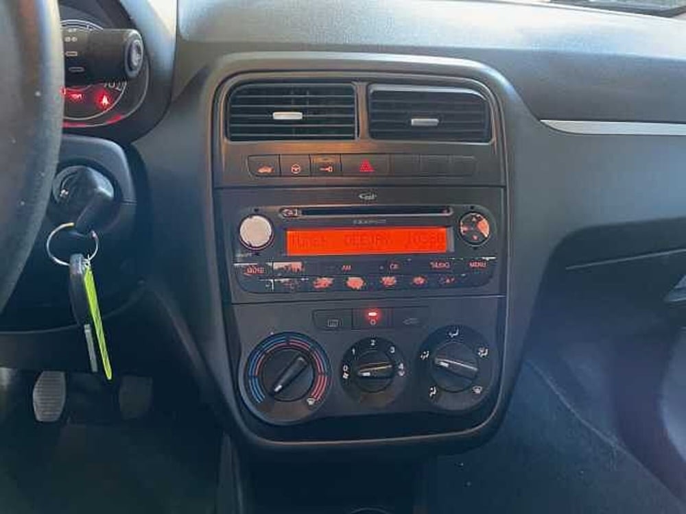 Fiat Grande Punto usata a Genova (11)