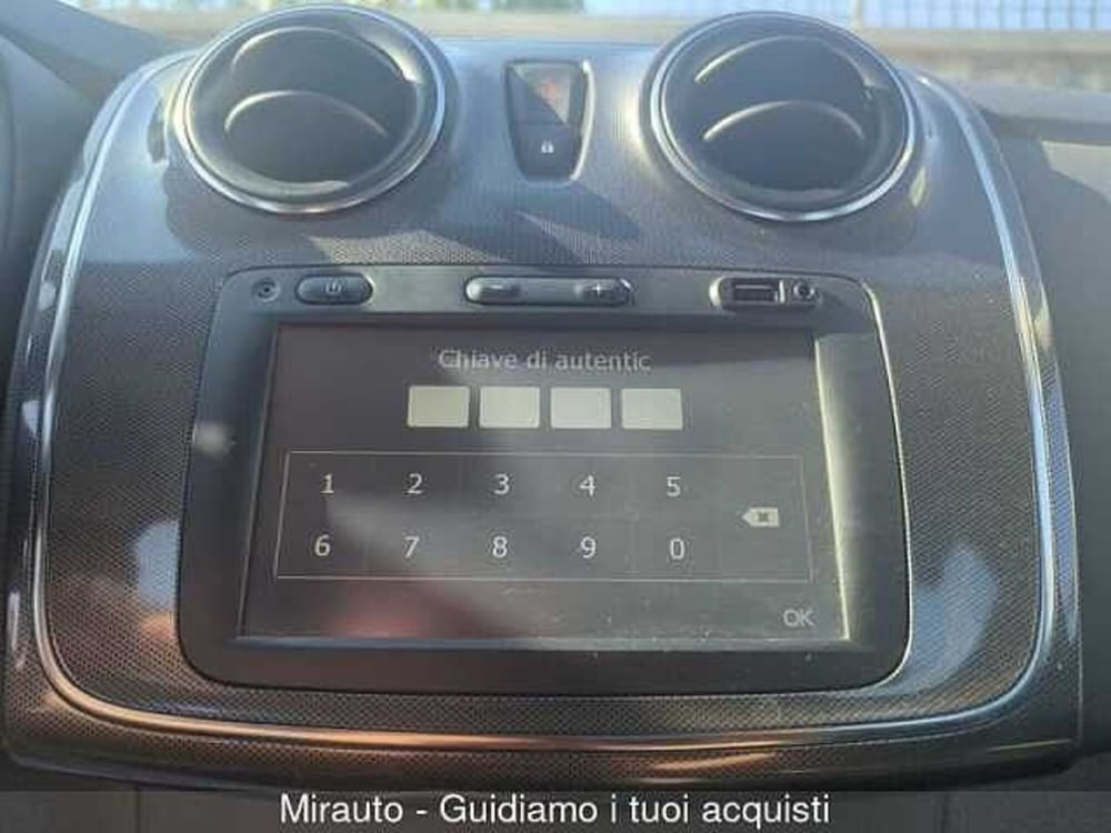Dacia Sandero usata a Roma (11)