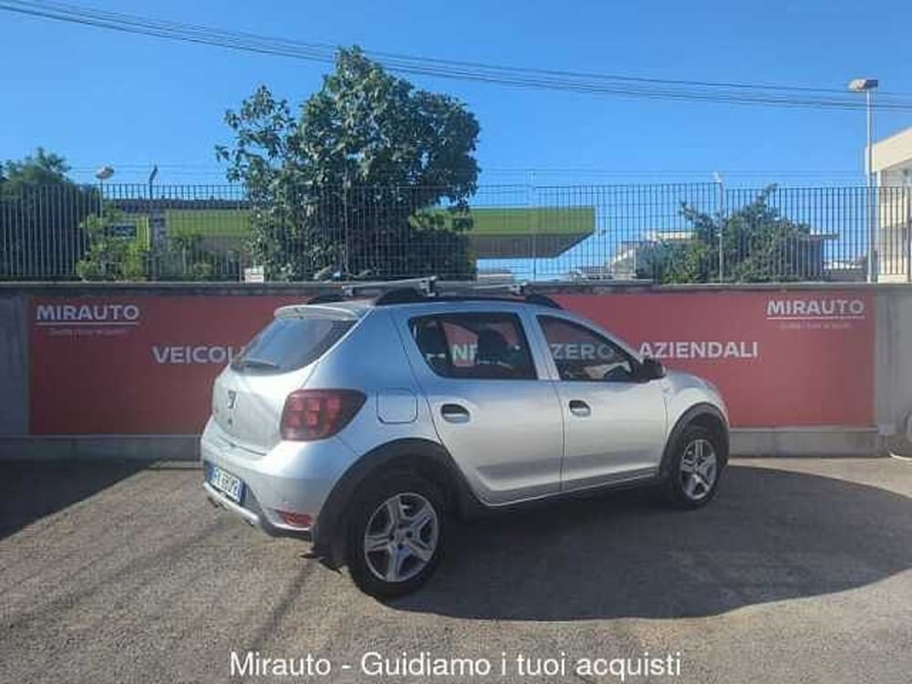 Dacia Sandero usata a Roma (7)
