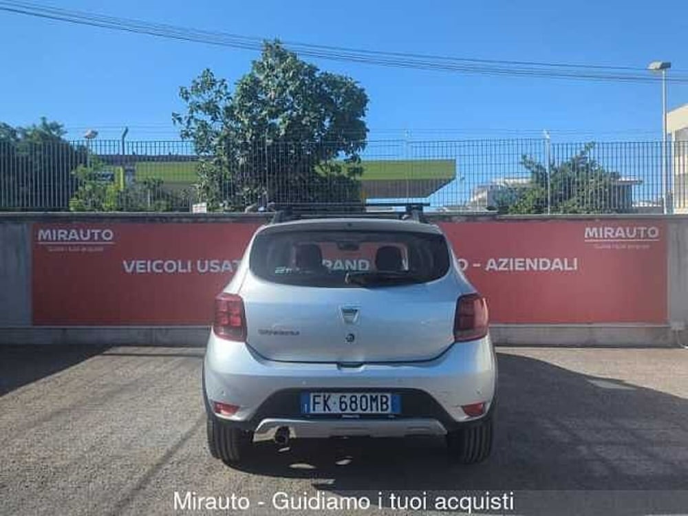 Dacia Sandero usata a Roma (8)