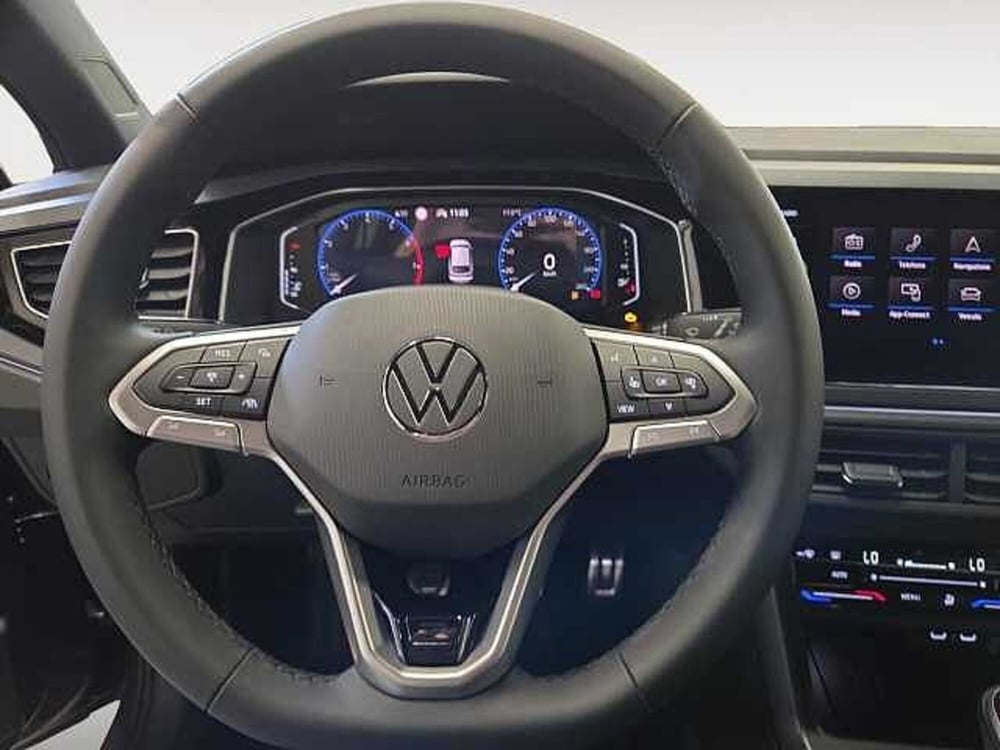 Volkswagen Taigo nuova a Lecco (12)