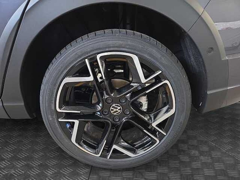 Volkswagen Taigo nuova a Lecco (15)