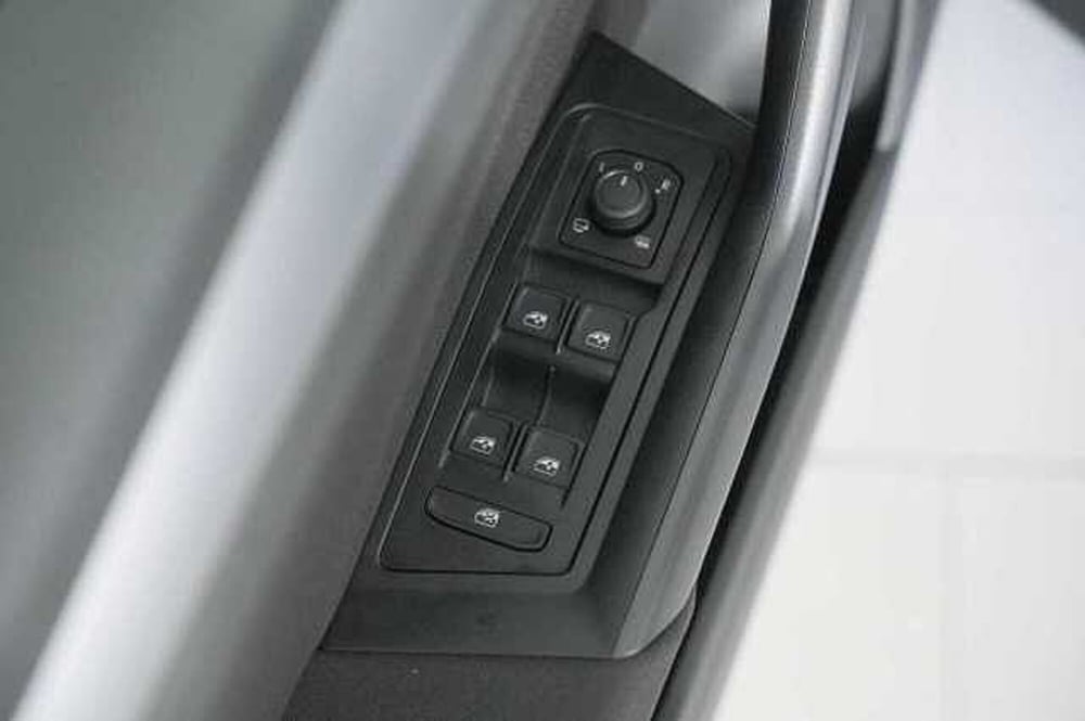 Volkswagen T-Roc usata a Como (13)