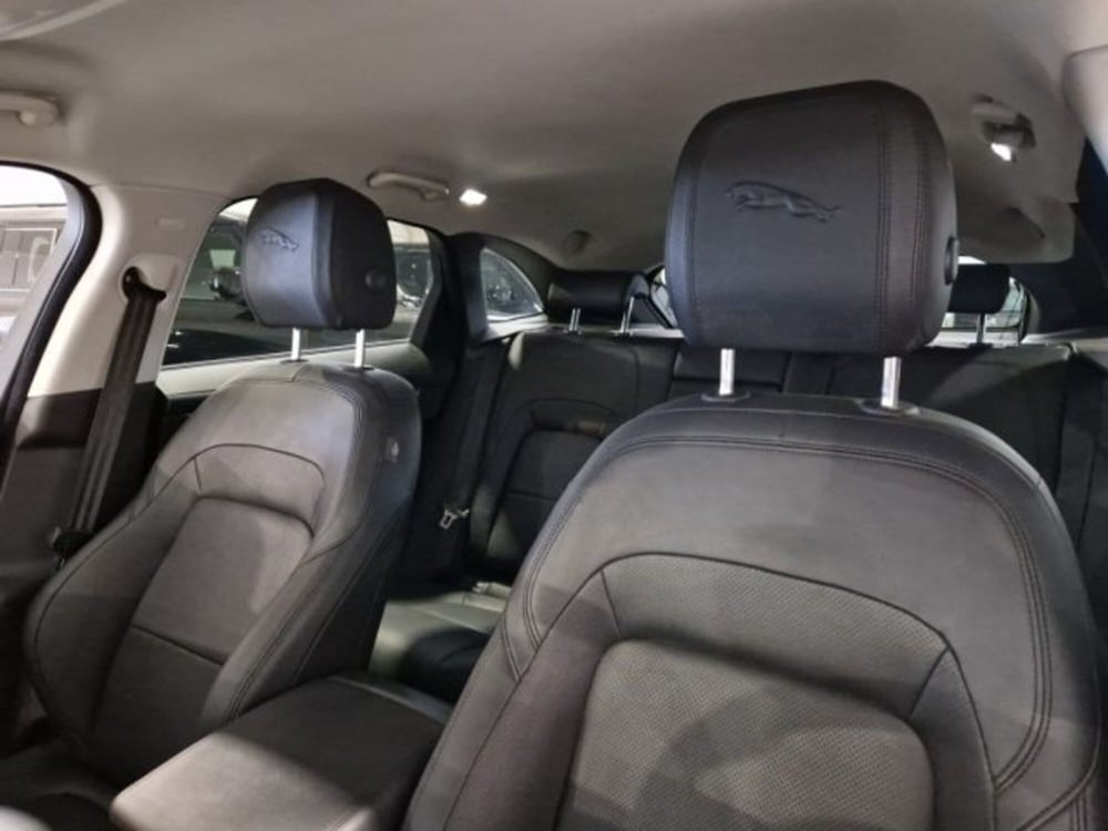Jaguar F-Pace usata a Livorno (14)