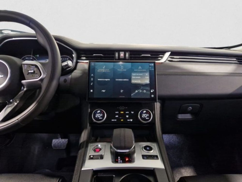 Jaguar F-Pace usata a Livorno (15)