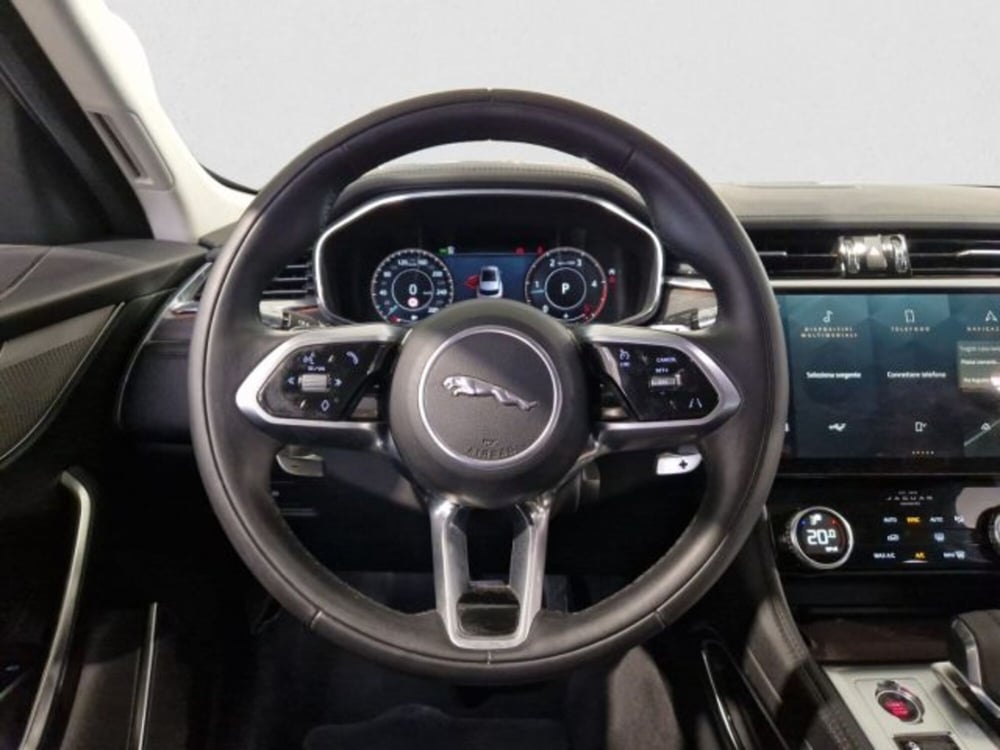 Jaguar F-Pace usata a Livorno (16)