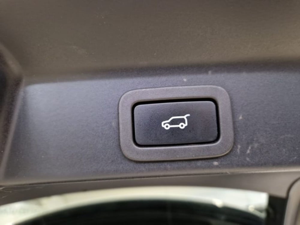 Jaguar F-Pace usata a Livorno (19)