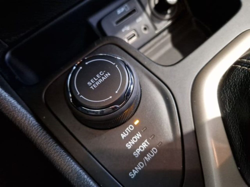 Jeep Cherokee usata a Livorno (20)