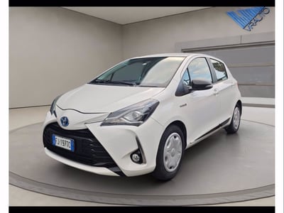 Toyota Yaris 1.5 Hybrid 5 porte Lounge del 2017 usata a Catania