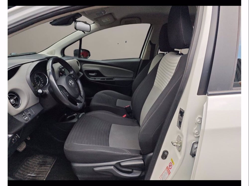 Toyota Yaris usata a Catania (9)