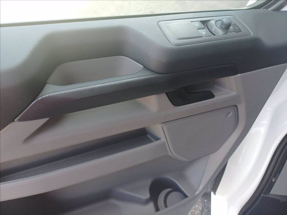 Ford E-Transit Custom Furgone nuova a Milano (18)