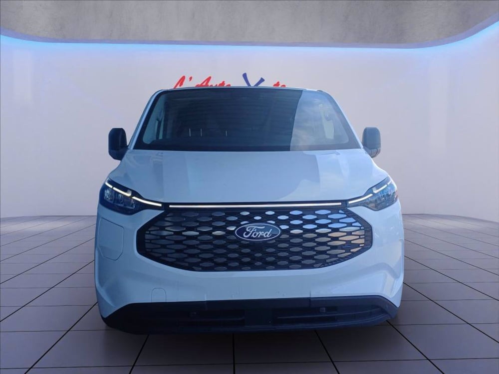 Ford E-Transit Custom Furgone nuova a Milano (2)