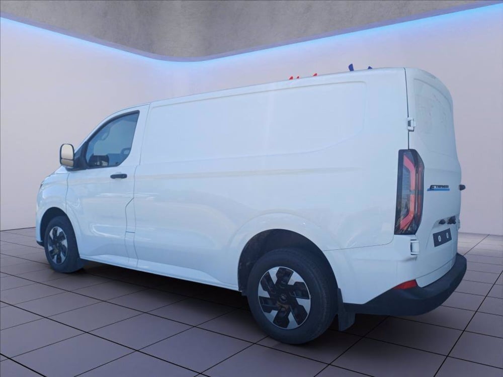 Ford E-Transit Custom Furgone nuova a Milano (8)