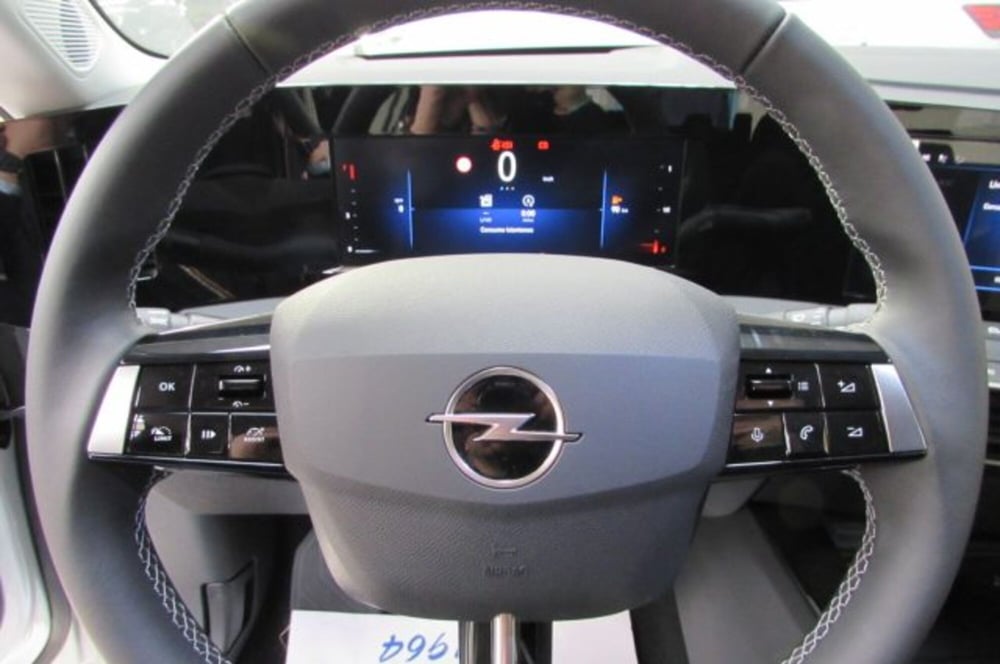 Opel Astra nuova a Milano (10)