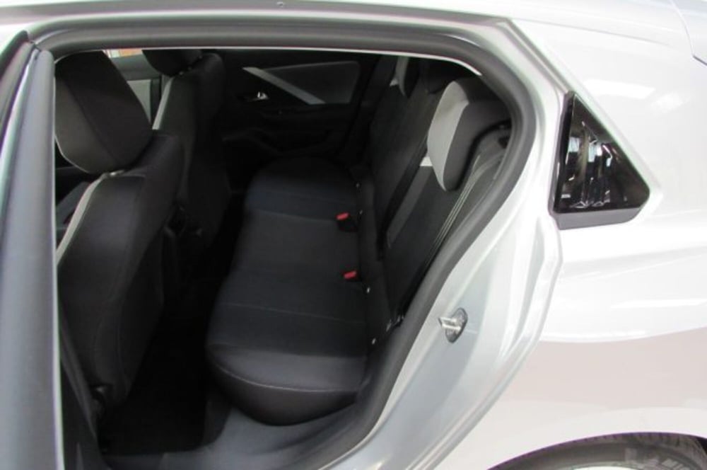 Opel Astra nuova a Milano (12)