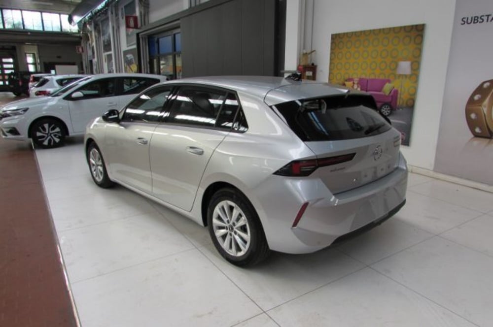 Opel Astra nuova a Milano (3)