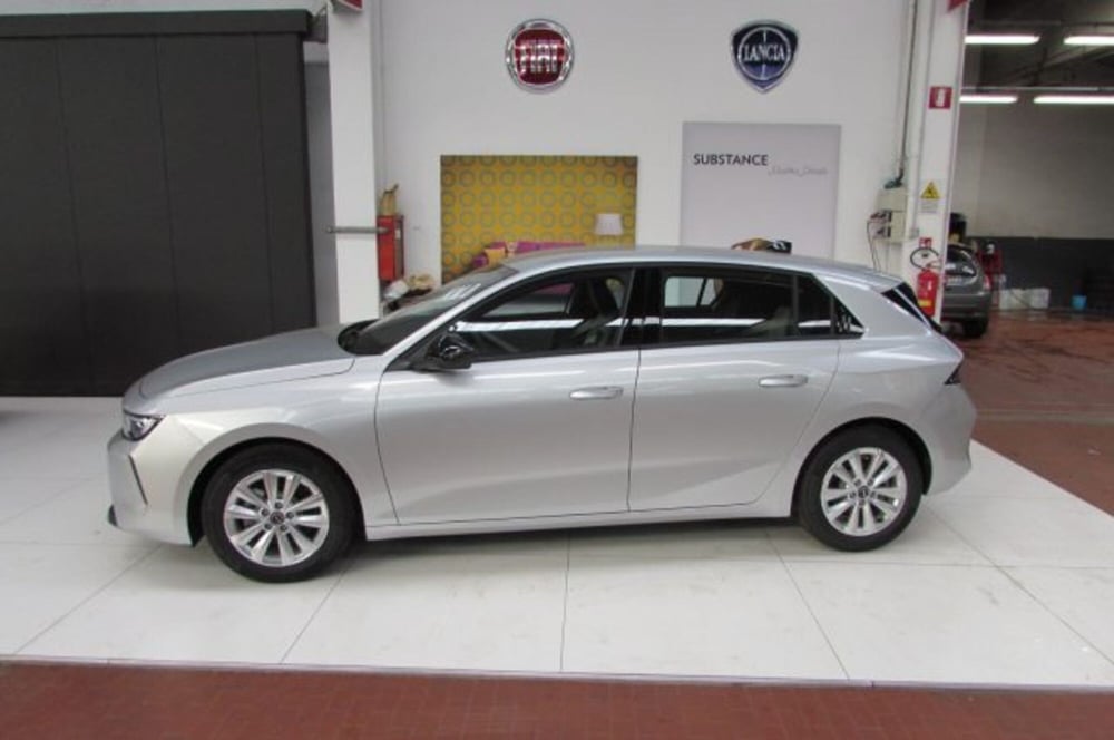 Opel Astra nuova a Milano (4)