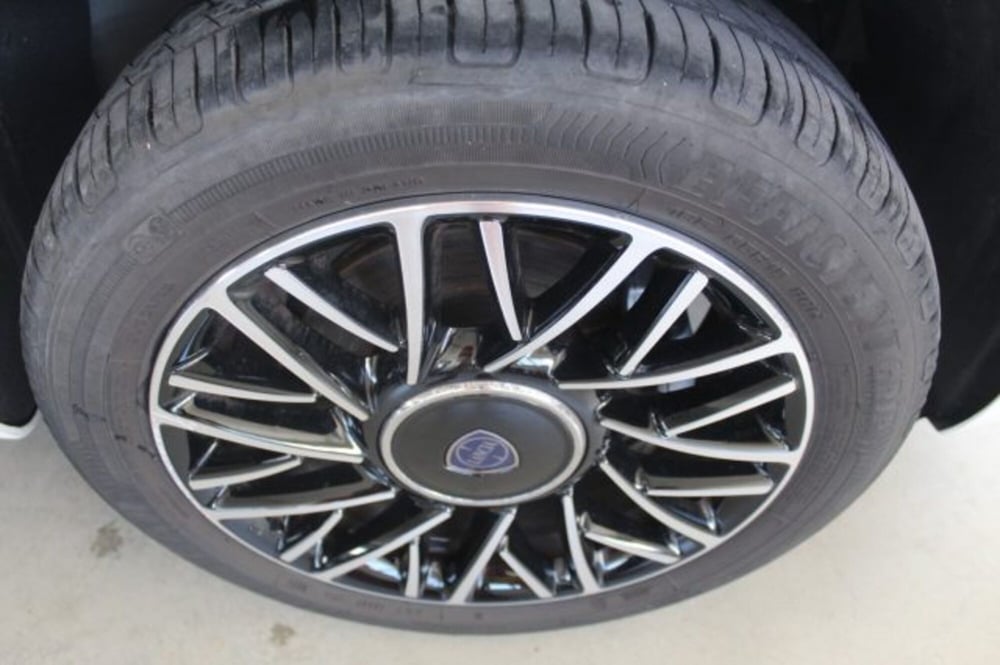 Lancia Ypsilon usata a Terni (15)
