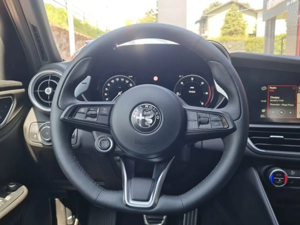 Alfa Romeo Giulia nuova a Monza e Brianza (9)