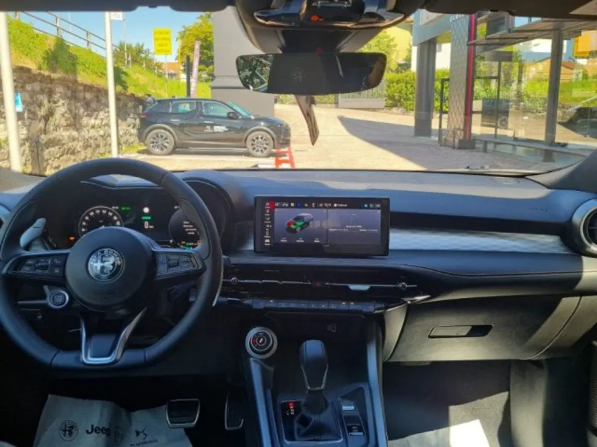 Alfa Romeo Tonale nuova a Monza e Brianza (8)