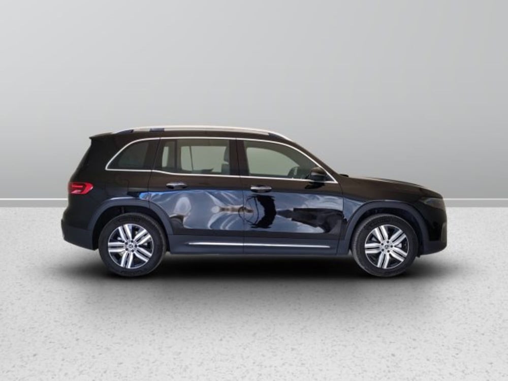 Mercedes-Benz EQB usata a Teramo (6)