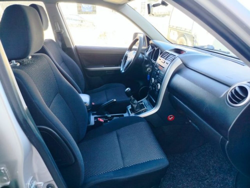 Suzuki Grand Vitara usata a Oristano (13)