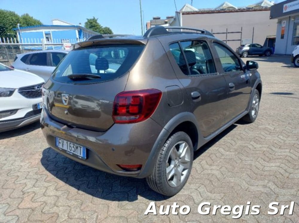 Dacia Sandero usata a Milano (5)
