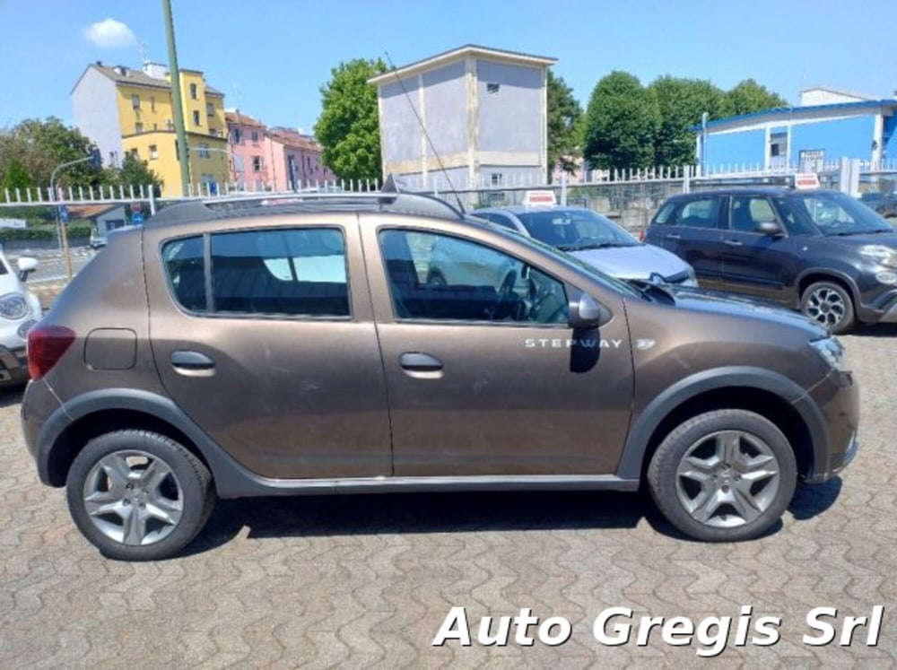 Dacia Sandero usata a Milano (6)