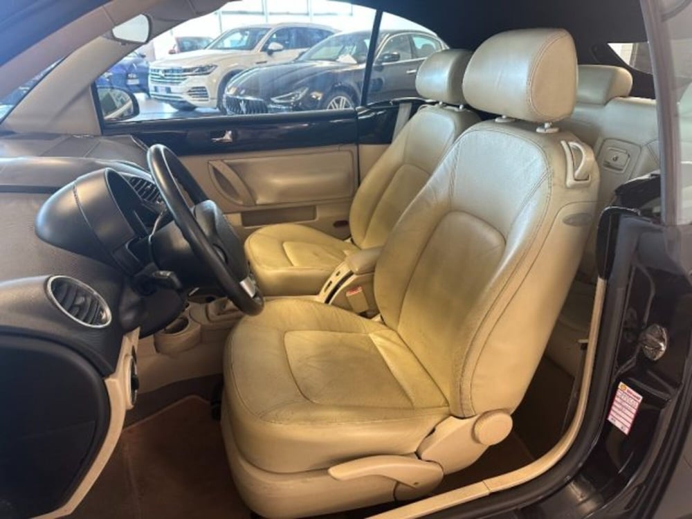 Volkswagen New Beetle Cabrio usata a Cuneo (11)