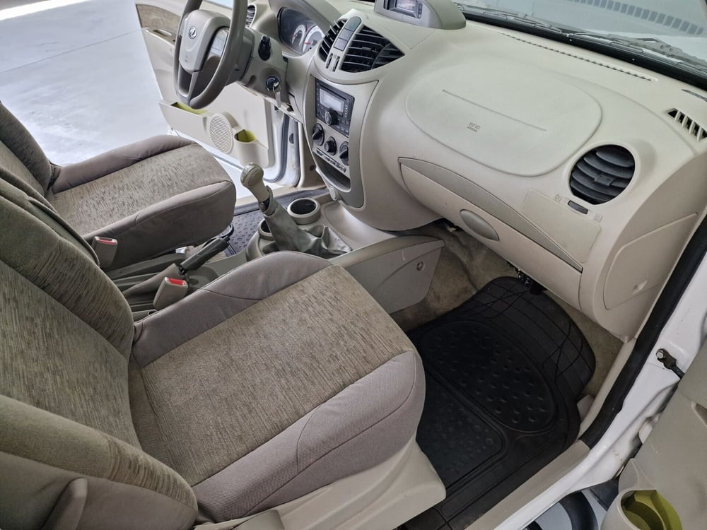 Mahindra Genio usata a Torino (13)