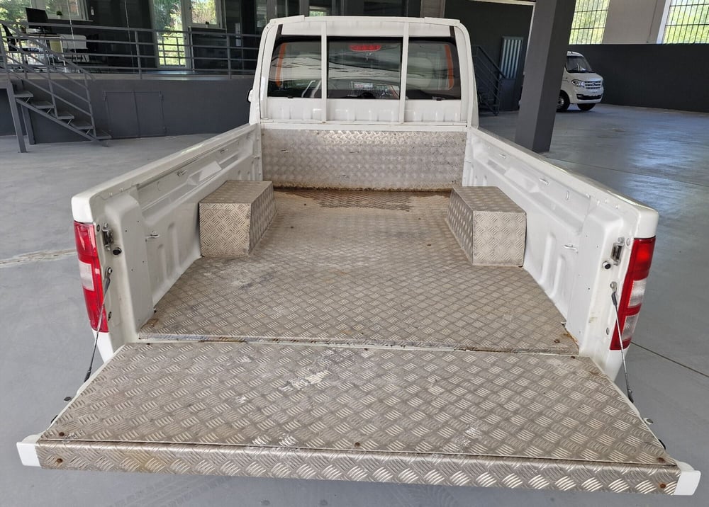 Mahindra Genio usata a Torino (8)