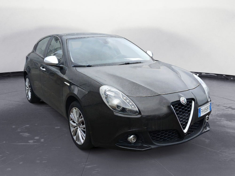 Alfa Romeo Giulietta usata a Lecce (3)
