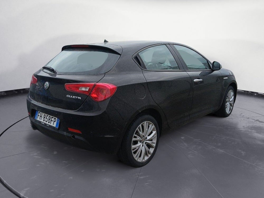 Alfa Romeo Giulietta usata a Lecce (4)