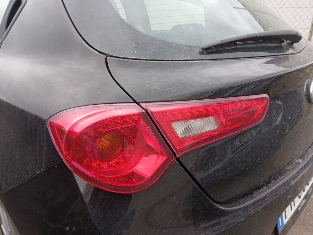 Alfa Romeo Giulietta usata a Lecce (8)