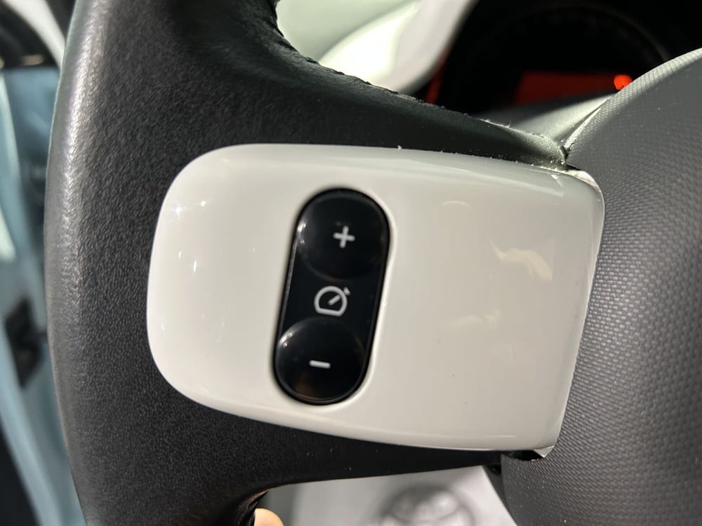 Renault Twingo usata a Milano (14)