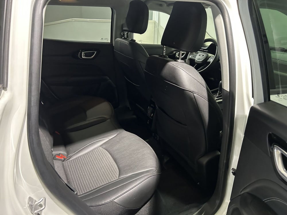 Jeep Compass usata a Milano (15)