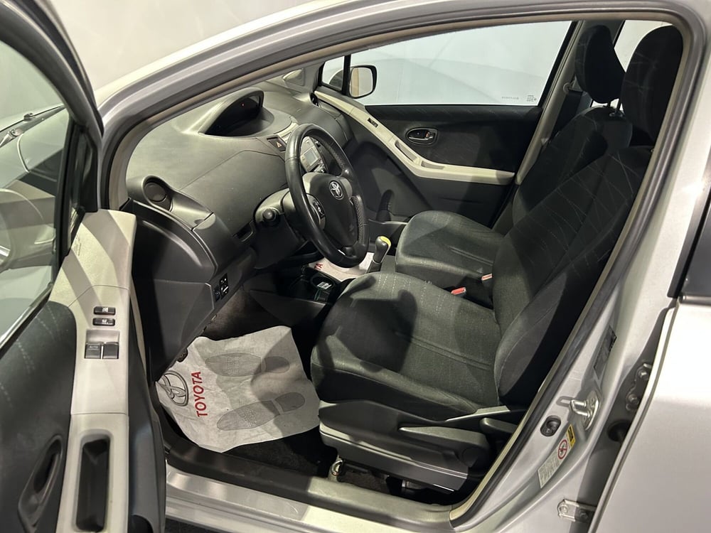 Toyota Yaris usata a Milano (11)