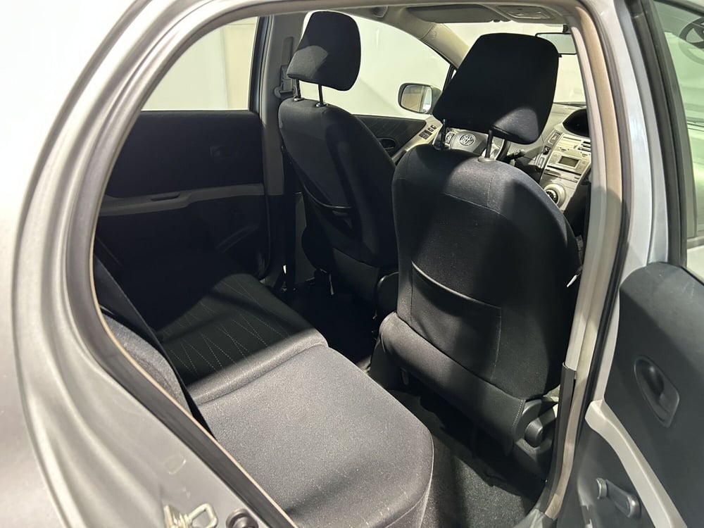 Toyota Yaris usata a Milano (13)