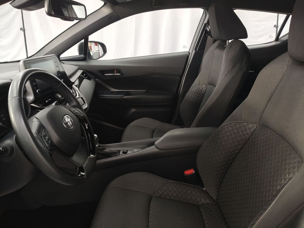Toyota Toyota C-HR usata a Roma (11)