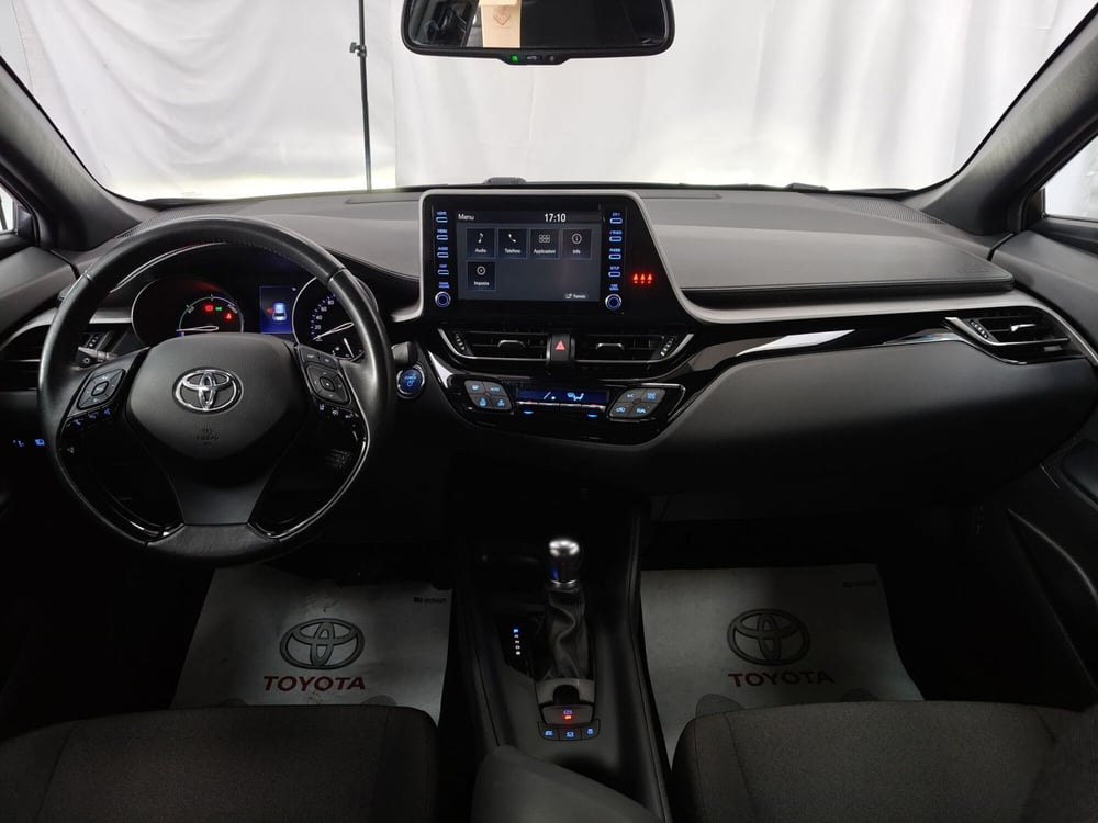 Toyota Toyota C-HR usata a Roma (13)